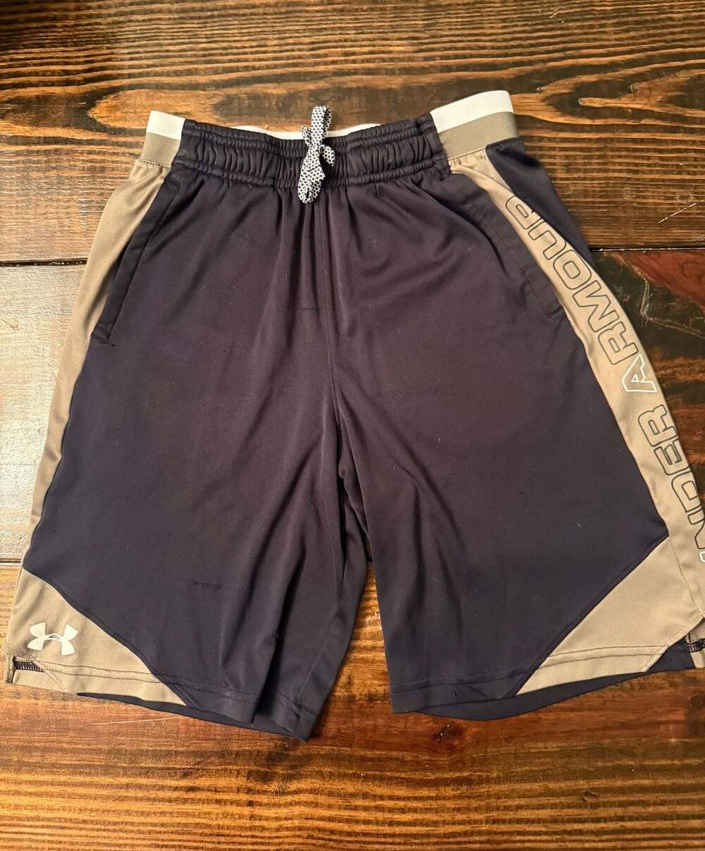 Under Armour HeatGear Stunt Shorts Boys YXL Black Gray